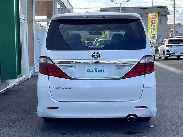 トヨタ アルファード 240S 岐阜県 2013(平25)年 7.6万km ホワイトパールクリスタルシャイン 禁煙車/アルパインナビ/フルセグTV/モデリスタエアロ/クリアランスソナー/両側パワースライドドア/フリップダウンモニター/前後コーナーセンサー/nanoe/3列シート/オットマン/カーテンエアバッグ/前後ドライブレコーダー/ビルトインETC/ローダウン/LEDウェルカムライト/社外マフラーカッター/純正アルミホイール/純正フロアマット/ドアバイザー/プッシュスタート/スマートキー/スペアキー/純正積込