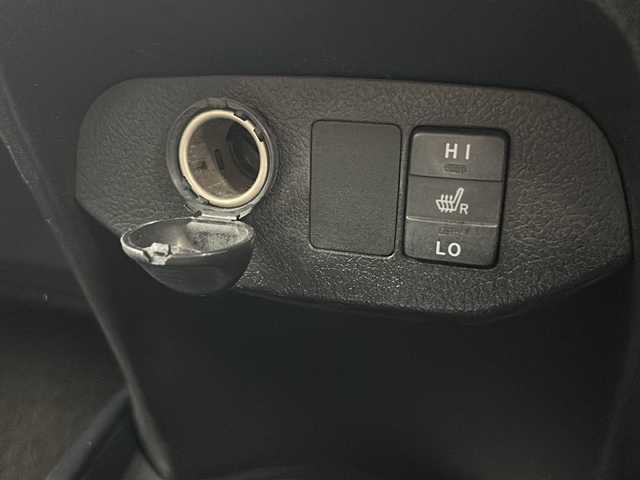 トヨタ ヴィッツ U 千葉県 2014(平26)年 6.4万km ブラックマイカ 社外メモリナビ【AVN137MW】/ワンセグTV/CD/AM/FM/バックカメラ/運転席シートヒーター/ETC/アイドリングストップ/ステアリングスイッチ/スマートキー/純正フロアマット