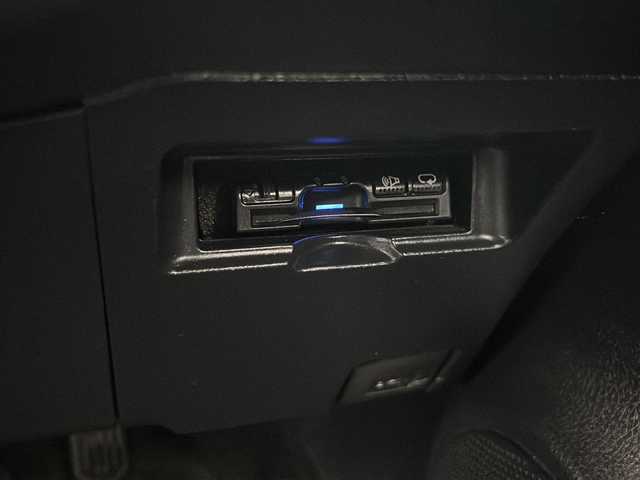 トヨタ ヴィッツ U 千葉県 2014(平26)年 6.4万km ブラックマイカ 社外メモリナビ【AVN137MW】/ワンセグTV/CD/AM/FM/バックカメラ/運転席シートヒーター/ETC/アイドリングストップ/ステアリングスイッチ/スマートキー/純正フロアマット