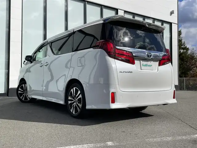 トヨタ アルファード S Cパッケージ 大阪府 2022(令4)年 3.9万km ホワイトパールクリスタルシャイン 純正９インチディスプレイオーディオナビ　/バックカメラ　/前ドライブレコーダー　/両側パワースライドドア　/ＥＴＣ２．０　/ツインムーンルーフ　/純正フリップダウンモニター/パワーバックドア/AC100V/レーダークルーズコントロール/コーナーセンサー/ワンオーナー　/パワーシート　/シートヒーター　/ステアリングヒーター/エアシート　/オットマン/純正フロアマット/３眼ＬＥＤヘッド/シーケンシャルターンランプ/純正18インチAW/ナビ説・取説/スマートキー
