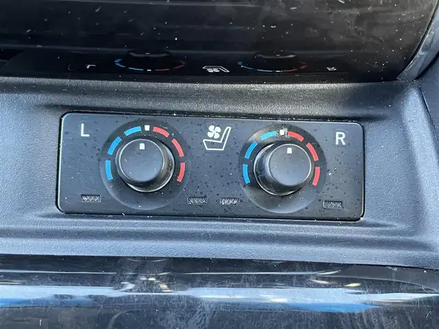 トヨタ アルファード S Cパッケージ 大阪府 2022(令4)年 3.9万km ホワイトパールクリスタルシャイン 純正９インチディスプレイオーディオナビ　/バックカメラ　/前ドライブレコーダー　/両側パワースライドドア　/ＥＴＣ２．０　/ツインムーンルーフ　/純正フリップダウンモニター/パワーバックドア/AC100V/レーダークルーズコントロール/コーナーセンサー/ワンオーナー　/パワーシート　/シートヒーター　/ステアリングヒーター/エアシート　/オットマン/純正フロアマット/３眼ＬＥＤヘッド/シーケンシャルターンランプ/純正18インチAW/ナビ説・取説/スマートキー