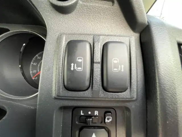 三菱 デリカＤ：５ ジャスパー 大阪府 2019(平31)年 4.5万km アイガーグレーM/ダイヤモンドブラックマイカ 社外ナビ /バックカメラ /４WD /ワンオーナー/AC100V/前ドライブレコーダー /ETC /両側パワースライドドア /ターボ /追従型クルーズコントロール/D席パワーシート /D/N席シートヒーター /パドルシフト /社外フロアマット/純正18インチAW /キセノンライト/保証書・取説