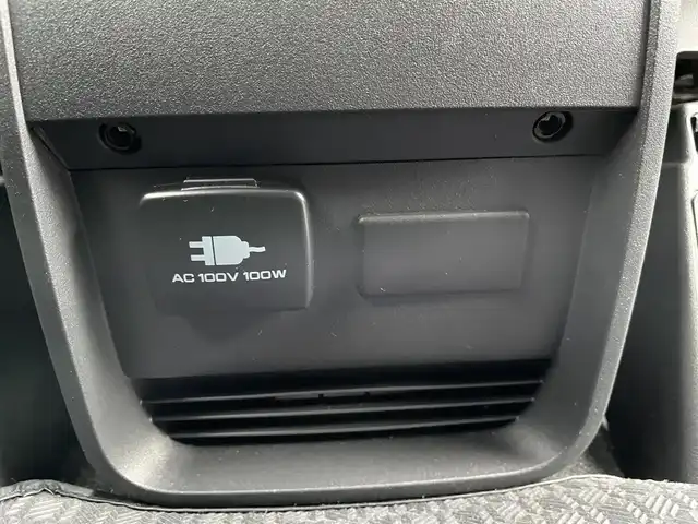 三菱 デリカＤ：５ ジャスパー 大阪府 2019(平31)年 4.5万km アイガーグレーM/ダイヤモンドブラックマイカ 社外ナビ /バックカメラ /４WD /ワンオーナー/AC100V/前ドライブレコーダー /ETC /両側パワースライドドア /ターボ /追従型クルーズコントロール/D席パワーシート /D/N席シートヒーター /パドルシフト /社外フロアマット/純正18インチAW /キセノンライト/保証書・取説