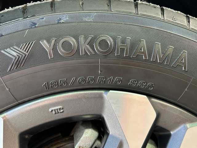 ホンダ フリード＋ ハイブリット クロスター ホンダセンシング 青森県 2022(令4)年 3.3万km スーパープラチナグレーメタリック 4WD/寒冷地仕様/純正9インチメモリナビ・フルセグTV/CD・DVD・Bluetooth・USB・SD・HDMI/バックカメラ/両側パワースライドドア/合皮コンビシート/前席シートヒーター/ホンダセンシング/衝突軽減ブレーキ/追従クルーズコントロール/車線維持支援システム/ドライブレコーダー/ワイパーデアイサー/ビルトインETC/後席ロールサンシェード/LEDヘッドライト/オートライト/LEDフォグランプ/純正15インチアルミ/シルバールーフレール