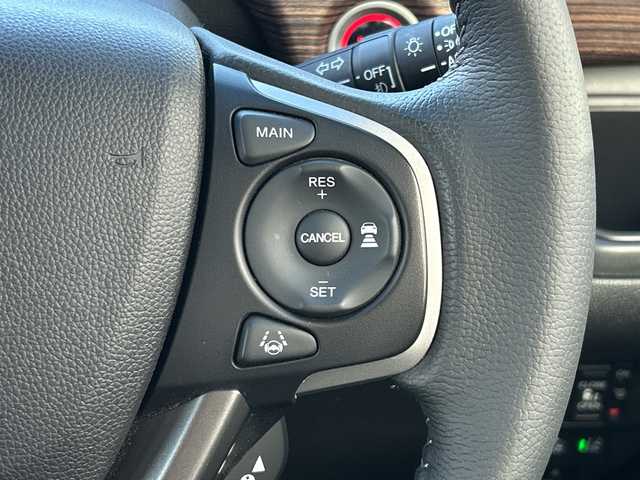 ホンダ フリード＋ ハイブリット クロスター ホンダセンシング 青森県 2022(令4)年 3.3万km スーパープラチナグレーメタリック 4WD/寒冷地仕様/純正9インチメモリナビ・フルセグTV/CD・DVD・Bluetooth・USB・SD・HDMI/バックカメラ/両側パワースライドドア/合皮コンビシート/前席シートヒーター/ホンダセンシング/衝突軽減ブレーキ/追従クルーズコントロール/車線維持支援システム/ドライブレコーダー/ワイパーデアイサー/ビルトインETC/後席ロールサンシェード/LEDヘッドライト/オートライト/LEDフォグランプ/純正15インチアルミ/シルバールーフレール