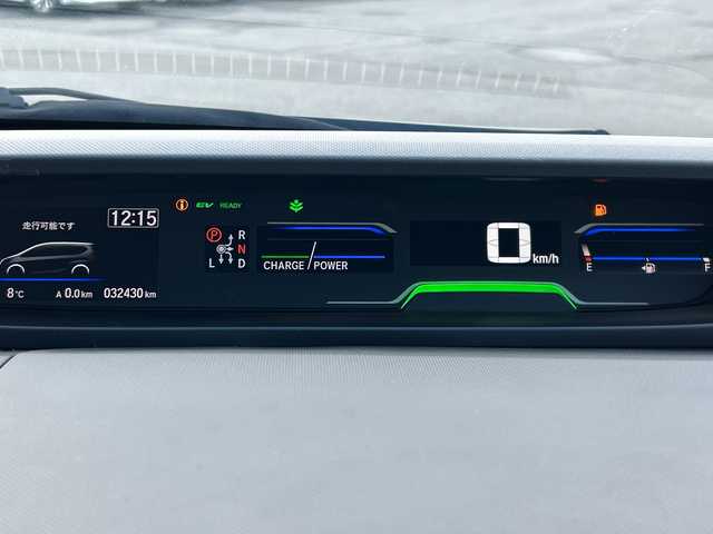 ホンダ フリード＋ ハイブリット クロスター ホンダセンシング 青森県 2022(令4)年 3.3万km スーパープラチナグレーメタリック 4WD/寒冷地仕様/純正9インチメモリナビ・フルセグTV/CD・DVD・Bluetooth・USB・SD・HDMI/バックカメラ/両側パワースライドドア/合皮コンビシート/前席シートヒーター/ホンダセンシング/衝突軽減ブレーキ/追従クルーズコントロール/車線維持支援システム/ドライブレコーダー/ワイパーデアイサー/ビルトインETC/後席ロールサンシェード/LEDヘッドライト/オートライト/LEDフォグランプ/純正15インチアルミ/シルバールーフレール