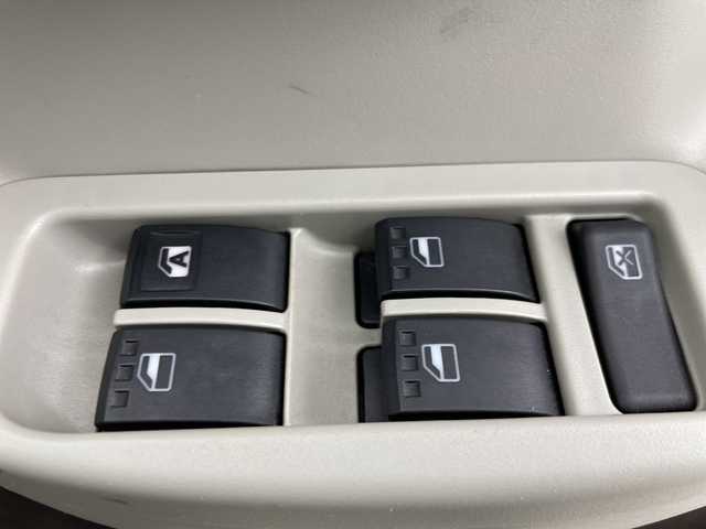 トヨタ パッソ プラスハナ Cパッケージ 群馬県 2011(平23)年 4.9万km キナコメタリック 純正SDナビ　バックカメラ　ワンセグＴＶ　キセノンヘッドライト　フォグランプ　エアコン　純正フロアマット　ヘッドライトリベライザー　リモコンキー　盗難防止装置　電動格納ミラー　ＡＢＳ　禁煙車