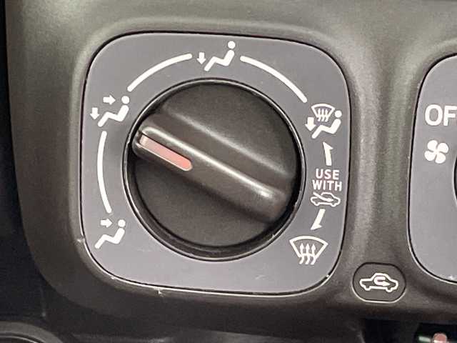 トヨタ パッソ プラスハナ Cパッケージ 群馬県 2011(平23)年 4.9万km キナコメタリック 純正SDナビ　バックカメラ　ワンセグＴＶ　キセノンヘッドライト　フォグランプ　エアコン　純正フロアマット　ヘッドライトリベライザー　リモコンキー　盗難防止装置　電動格納ミラー　ＡＢＳ　禁煙車