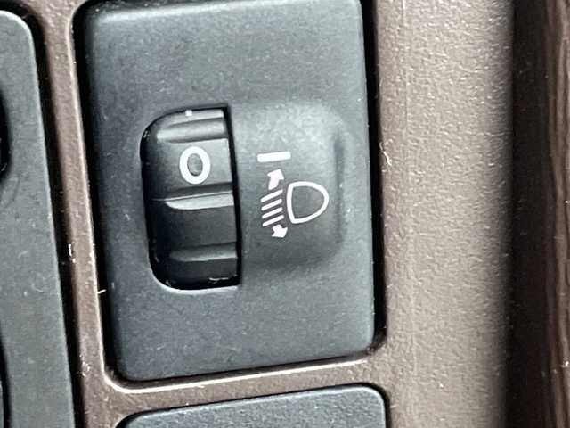 トヨタ パッソ プラスハナ Cパッケージ 群馬県 2011(平23)年 4.9万km キナコメタリック 純正SDナビ　バックカメラ　ワンセグＴＶ　キセノンヘッドライト　フォグランプ　エアコン　純正フロアマット　ヘッドライトリベライザー　リモコンキー　盗難防止装置　電動格納ミラー　ＡＢＳ　禁煙車