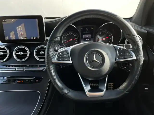 メルセデス・ベンツ ＧＬＣ２５０ 4マチック スポーツ 東京都 2018(平30)年 3.6万km ダイヤモンドホワイト パノラミックスライディングルーフ/本革シート/全席シートヒーター/AMGスタイリングパッケージ/ディストロニック・プラス/360°カメラシステム/フルセグTV/メモリ付きパワーシート/前後ドライブレコーダー/エアサスペンション/ETC/LEDヘッドライト/BSM/純正ナビ