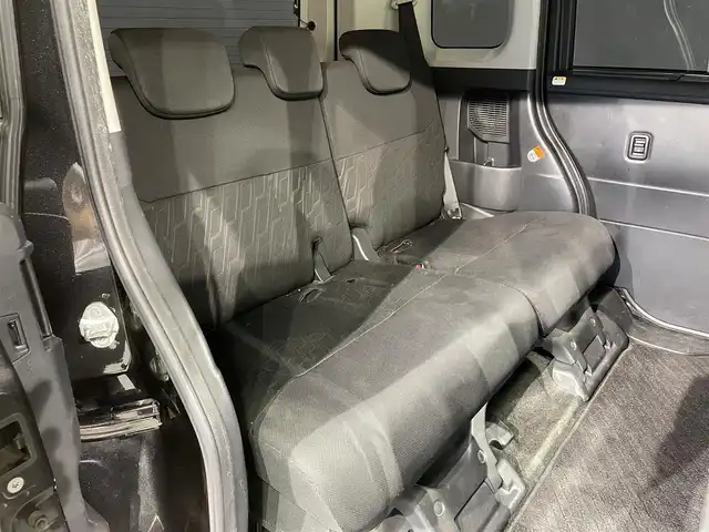トヨタ ルーミー カスタムG 愛知県 2018(平30)年 7.5万km ブラックマイカメタリック 純正ＳＤナビ　/（AM/FM/SD/Bluetooth/フルセグTV）/両側パワースライドドア　/純正Fエアロ/バックカメラ　/ビルトインＥＴＣ　/ＬＥＤヘッドライト　/ドライブレコーダー　/トヨタスマートアシスト/　　-衝突軽減ブレーキ/　　-車線逸脱警報/　　-ふらつき警報/　　-先行車発進お知らせ/　　-オートマチックハイビーム/純正１４インチＡＷ　/クルーズコントロール　/純正フロアマット　/フォグランプ