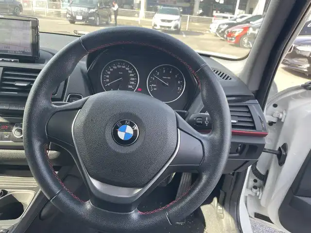 ＢＭＷ １１６ｉ スポーツ 滋賀県 2013(平25)年 7.5万km 白 前後ドラレコ(ルームミラータイプ)/16インチ社外アルミ＆スタッドレスタイヤ積み込み/社外ナビ/フルセグTV/AUX/キセノンヘッドライト/純正16インチAW/純正フロアマット
