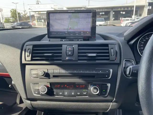ＢＭＷ １１６ｉ スポーツ 滋賀県 2013(平25)年 7.5万km 白 前後ドラレコ(ルームミラータイプ)/16インチ社外アルミ＆スタッドレスタイヤ積み込み/社外ナビ/フルセグTV/AUX/キセノンヘッドライト/純正16インチAW/純正フロアマット