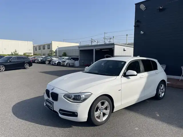 ＢＭＷ １１６ｉ スポーツ 滋賀県 2013(平25)年 7.5万km 白 前後ドラレコ(ルームミラータイプ)/16インチ社外アルミ＆スタッドレスタイヤ積み込み/社外ナビ/フルセグTV/AUX/キセノンヘッドライト/純正16インチAW/純正フロアマット
