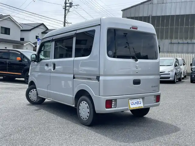 スズキ エブリイ JOINターボ 愛知県 2016(平28)年 7.3万km シルキーシルバーメタリック (株)IDOMが運営する【じしゃロン名古屋鳴海店】の自社ローン専用車両になりますこちらは現金またはオートローンご利用時の価格です。自社ローンご希望の方は別途その旨お申付け下さい/登録時72366km/ワンオーナー/ETC/純正オーディオ/電動格納ミラー/純正ドアバイザー/純正フロアマット/12V120W/保証書/取扱説明書