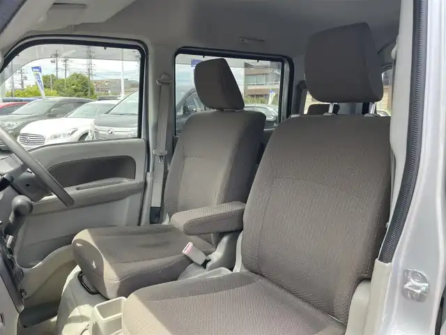 スズキ エブリイ JOINターボ 愛知県 2016(平28)年 7.3万km シルキーシルバーメタリック (株)IDOMが運営する【じしゃロン名古屋鳴海店】の自社ローン専用車両になりますこちらは現金またはオートローンご利用時の価格です。自社ローンご希望の方は別途その旨お申付け下さい/登録時72366km/ワンオーナー/ETC/純正オーディオ/電動格納ミラー/純正ドアバイザー/純正フロアマット/12V120W/保証書/取扱説明書