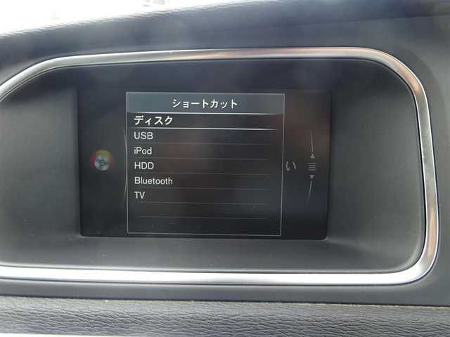ボルボ Ｖ４０ D4 SE 静岡県 2016(平28)年 7.6万km フラメンコレッドメタリック 禁煙車/ワンオーナー/レザーパッケージ　白革シート/純正HDDナビ　CD/DVD/BT/HDD/USB/ステアリングリモコン/革巻きステアリング/電動格納ミラ-/パドルシフト/クルーズコントロール/純正フロアマット　ドアバイザー/ETC/HIDヘッドライト/オートライト/後方コーナーセンサー/前席パワーシート/前席シートヒーター/保証書/取扱説明書/スペアキー1本