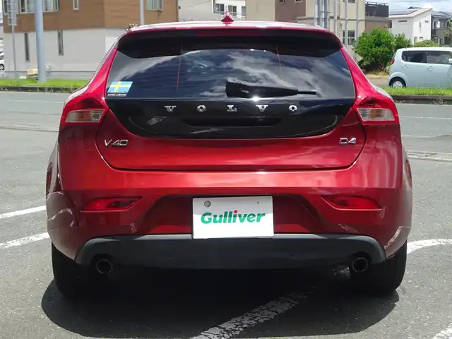 ボルボ Ｖ４０ D4 SE 静岡県 2016(平28)年 7.6万km フラメンコレッドメタリック 禁煙車/ワンオーナー/レザーパッケージ　白革シート/純正HDDナビ　CD/DVD/BT/HDD/USB/ステアリングリモコン/革巻きステアリング/電動格納ミラ-/パドルシフト/クルーズコントロール/純正フロアマット　ドアバイザー/ETC/HIDヘッドライト/オートライト/後方コーナーセンサー/前席パワーシート/前席シートヒーター/保証書/取扱説明書/スペアキー1本