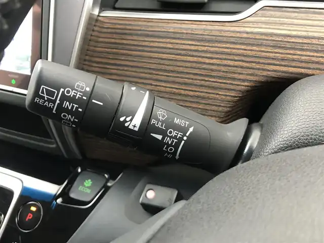 ホンダ フリード＋ ハイブリット クロスター ホンダセンシング 愛知県 2020(令2)年 3.9万km プラチナホワイトパール 純正9インチプレミアムインターナビ/　　・CD/DVD/フルセグ/BT/バックカメラ/純正11.6インチ後席フリップダウンモニター/ビルトインETC/ハーフレザーシート/両側パワースライドドア/ルーフレール/純正15インチアルミホイール/純正LEDヘッドライト/フォグランプ/ホンダセンシング/　　・衝突軽減ブレーキ/　　・誤発信抑制機能/　　・後方誤発信抑制機能/　　・歩行者事故低減ステアリング/　　・路外逸脱抑制機能/　　・標識認識機能/　　・アダプティブクルーズコントロール/　　・車線逸脱支援システム/取扱説明書/保証書/スペアキー