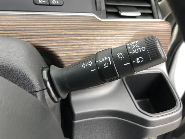 ホンダ フリード＋ ハイブリット クロスター ホンダセンシング 愛知県 2020(令2)年 3.9万km プラチナホワイトパール 純正9インチプレミアムインターナビ/　　・CD/DVD/フルセグ/BT/バックカメラ/純正11.6インチ後席フリップダウンモニター/ビルトインETC/ハーフレザーシート/両側パワースライドドア/ルーフレール/純正15インチアルミホイール/純正LEDヘッドライト/フォグランプ/ホンダセンシング/　　・衝突軽減ブレーキ/　　・誤発信抑制機能/　　・後方誤発信抑制機能/　　・歩行者事故低減ステアリング/　　・路外逸脱抑制機能/　　・標識認識機能/　　・アダプティブクルーズコントロール/　　・車線逸脱支援システム/取扱説明書/保証書/スペアキー