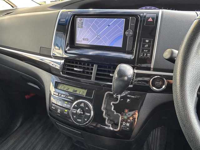 トヨタ エスティマ アエラス 大阪府 2013(平25)年 9.4万km ホワイトパールクリスタルシャイン (株)IDOMが運営する【じしゃロン堺店】の自社ローン専用車両になりますこちらは現金またはオートローンご利用時の価格です。自社ローンご希望の方は別途その旨お申付け下さい/両側パワースライドドア/純正SDナビゲーション/バックカメラ/CD/DVD/SD/BT/DTV/クルーズコントロール/HIDヘッドライト/オートライト/フォグライト/ドアバイザー/純正フロアマット