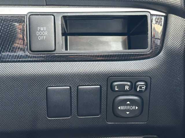 トヨタ エスティマ アエラス 大阪府 2013(平25)年 9.4万km ホワイトパールクリスタルシャイン (株)IDOMが運営する【じしゃロン堺店】の自社ローン専用車両になりますこちらは現金またはオートローンご利用時の価格です。自社ローンご希望の方は別途その旨お申付け下さい/両側パワースライドドア/純正SDナビゲーション/バックカメラ/CD/DVD/SD/BT/DTV/クルーズコントロール/HIDヘッドライト/オートライト/フォグライト/ドアバイザー/純正フロアマット