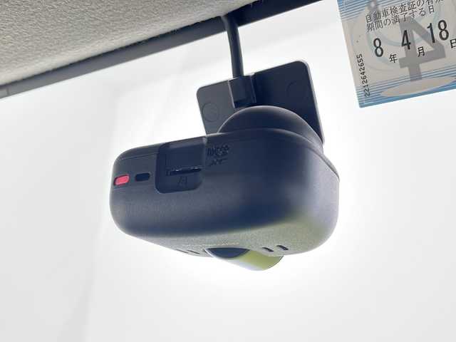 スズキ ジムニー シエラ JC 愛知県 2023(令5)年 1.1万km キネティックイエロー/ブラック 衝突軽減システム/純正８型SDナビ（SDなし）/クルーズコントロール/シートヒーター/フルセグ/CD/DVD/Bluetooth/純正アルミホイール/４WD/LEDヘッドライト/ダウンヒルアシストコントロール/ドライブレコーダー/ETC/ステアリングスイッチ/スマートキー/プッシュスタート/ルーフキャリア/サイドステップ