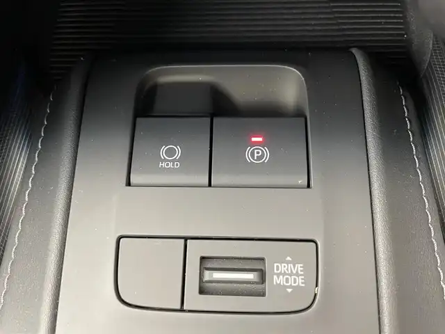 トヨタ ハリアー Z レザーパッケージ 富山県 2023(令5)年 0.2万km プラチナホワイトパールマイカ 純正ナビ(AM/FM/USB/BT/Miracast)/フルセグTV/JBLプレミアムサウンド/パノラミックビューモニター/モデリスタエアロ/パノラマサンルーフ/デジタルインナーミラー/レーダークルーズコントロール/プリクラッシュセーフティ/レーンキープアシスト/オートマチックハイビーム/LEDヘッドライト/クリアランスソナー/電動リアゲート/レザーシート/前席ベンチレーションシート/ビルトインＥＴＣ2.0/ステアリングヒーター/純正フロアマット/取扱説明書/保証書
