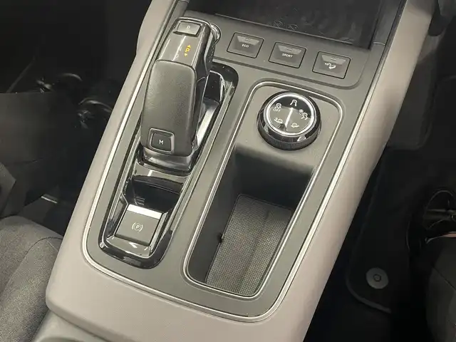 シトロエン シトロエン Ｃ５ エアクロス シャイン ブルーHDi 岡山県 2020(令2)年 5.3万km グレーＭⅡ 純正メモリーナビ/フルセグTV/Rカメラ/左サイドカメラ/パワーテールゲート/合皮コンビシート/PDC/パワーシート（D）/パーキングアシスト/ワイヤレスチャージ/アップルカープレイ/USB/フルセグTV/ACC/インテリジェントハイビーム/アクティブセーフティーブレーキ/トラフィックサインインフォメーション/BSM/疲労検知システム/アンビエンスライト/ETC/ディレクショナルヘッドライト/ヒルディセントコントロール/走行モード