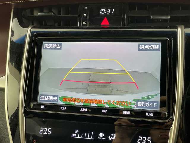 トヨタ ハリアー プレミアム 愛知県 2019(平31)年 8.6万km ホワイトパールクリスタルシャイン 禁煙車/純正9インチナビ/（CD/DVD/Bluetooth/フルセグTV/SD)/バックカメラ/トヨタセーフティセンス/・プリクラッシュセーフティ/・レーンディパーチャーアラート/・レーダークルーズコントロール/・オートマチックハイビーム/・インテリジェントクリアランスソナー/ETC/前後ドライブレコーダー/ハーフレザーシート/運転席パワーシート/パワーバックドア/アイドリングストップ/純正18インチアルミホイール/スマートキー/スペアキー1本/カードキー有/プッシュスタート/LEDヘッドライト/フロントフォグランプ/オートライト/純正フロアマット/横滑り防止装置