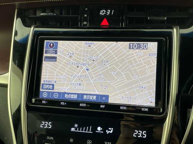 トヨタ ハリアー プレミアム 愛知県 2019(平31)年 8.6万km ホワイトパールクリスタルシャイン 禁煙車/純正9インチナビ/（CD/DVD/Bluetooth/フルセグTV/SD)/バックカメラ/トヨタセーフティセンス/・プリクラッシュセーフティ/・レーンディパーチャーアラート/・レーダークルーズコントロール/・オートマチックハイビーム/・インテリジェントクリアランスソナー/ETC/前後ドライブレコーダー/ハーフレザーシート/運転席パワーシート/パワーバックドア/アイドリングストップ/純正18インチアルミホイール/スマートキー/スペアキー1本/カードキー有/プッシュスタート/LEDヘッドライト/フロントフォグランプ/オートライト/純正フロアマット/横滑り防止装置