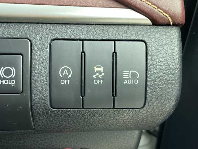 トヨタ ハリアー プレミアム 愛知県 2019(平31)年 8.6万km ホワイトパールクリスタルシャイン 禁煙車/純正9インチナビ/（CD/DVD/Bluetooth/フルセグTV/SD)/バックカメラ/トヨタセーフティセンス/・プリクラッシュセーフティ/・レーンディパーチャーアラート/・レーダークルーズコントロール/・オートマチックハイビーム/・インテリジェントクリアランスソナー/ETC/前後ドライブレコーダー/ハーフレザーシート/運転席パワーシート/パワーバックドア/アイドリングストップ/純正18インチアルミホイール/スマートキー/スペアキー1本/カードキー有/プッシュスタート/LEDヘッドライト/フロントフォグランプ/オートライト/純正フロアマット/横滑り防止装置