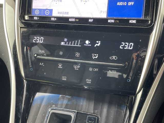 トヨタ ハリアー プレミアム 愛知県 2019(平31)年 8.6万km ホワイトパールクリスタルシャイン 禁煙車/純正9インチナビ/（CD/DVD/Bluetooth/フルセグTV/SD)/バックカメラ/トヨタセーフティセンス/・プリクラッシュセーフティ/・レーンディパーチャーアラート/・レーダークルーズコントロール/・オートマチックハイビーム/・インテリジェントクリアランスソナー/ETC/前後ドライブレコーダー/ハーフレザーシート/運転席パワーシート/パワーバックドア/アイドリングストップ/純正18インチアルミホイール/スマートキー/スペアキー1本/カードキー有/プッシュスタート/LEDヘッドライト/フロントフォグランプ/オートライト/純正フロアマット/横滑り防止装置