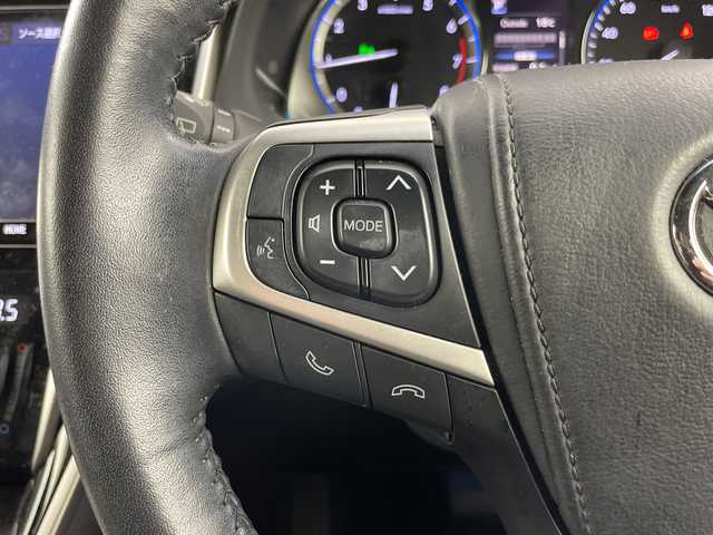 トヨタ ハリアー プレミアム 愛知県 2019(平31)年 8.6万km ホワイトパールクリスタルシャイン 禁煙車/純正9インチナビ/（CD/DVD/Bluetooth/フルセグTV/SD)/バックカメラ/トヨタセーフティセンス/・プリクラッシュセーフティ/・レーンディパーチャーアラート/・レーダークルーズコントロール/・オートマチックハイビーム/・インテリジェントクリアランスソナー/ETC/前後ドライブレコーダー/ハーフレザーシート/運転席パワーシート/パワーバックドア/アイドリングストップ/純正18インチアルミホイール/スマートキー/スペアキー1本/カードキー有/プッシュスタート/LEDヘッドライト/フロントフォグランプ/オートライト/純正フロアマット/横滑り防止装置