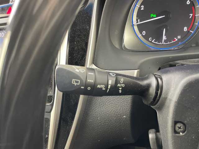 トヨタ ハリアー プレミアム 愛知県 2019(平31)年 8.6万km ホワイトパールクリスタルシャイン 禁煙車/純正9インチナビ/（CD/DVD/Bluetooth/フルセグTV/SD)/バックカメラ/トヨタセーフティセンス/・プリクラッシュセーフティ/・レーンディパーチャーアラート/・レーダークルーズコントロール/・オートマチックハイビーム/・インテリジェントクリアランスソナー/ETC/前後ドライブレコーダー/ハーフレザーシート/運転席パワーシート/パワーバックドア/アイドリングストップ/純正18インチアルミホイール/スマートキー/スペアキー1本/カードキー有/プッシュスタート/LEDヘッドライト/フロントフォグランプ/オートライト/純正フロアマット/横滑り防止装置