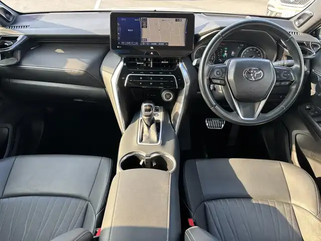 トヨタ ハリアー Z 奈良県 2021(令3)年 4.3万km ホワイトパールクリスタルシャイン パノラマムーンルーフ/純正12.3インチディスプレイオーディオ/（TV/BT/AppleCarPlay/AndroidAuto）/JBLプレミアムサウンドシステム/レーダークルーズコントロール/バックカメラ/ブラインドスポットモニター/前後コーナーセンサー/プリクラッシュセーフティ/レーンキープアシスト/パワーバックドア/ハーフレザーシート/運転席パワーシート/ヘッドアップディスプレイ/デジタルインナーミラー/ETC2.0/前方ドライブレコーダー/純正19インチAW