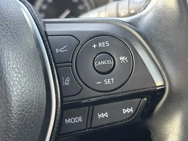 トヨタ ハリアー Z 奈良県 2021(令3)年 4.3万km ホワイトパールクリスタルシャイン パノラマムーンルーフ/純正12.3インチディスプレイオーディオ/（TV/BT/AppleCarPlay/AndroidAuto）/JBLプレミアムサウンドシステム/レーダークルーズコントロール/バックカメラ/ブラインドスポットモニター/前後コーナーセンサー/プリクラッシュセーフティ/レーンキープアシスト/パワーバックドア/ハーフレザーシート/運転席パワーシート/ヘッドアップディスプレイ/デジタルインナーミラー/ETC2.0/前方ドライブレコーダー/純正19インチAW