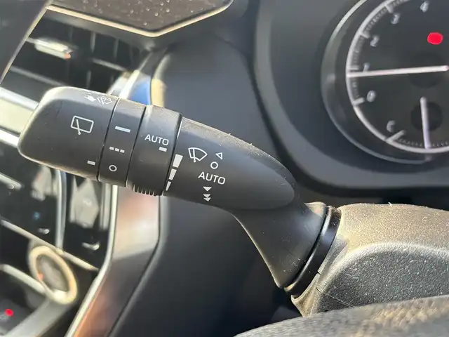 トヨタ ハリアー Z 奈良県 2021(令3)年 4.3万km ホワイトパールクリスタルシャイン パノラマムーンルーフ/純正12.3インチディスプレイオーディオ/（TV/BT/AppleCarPlay/AndroidAuto）/JBLプレミアムサウンドシステム/レーダークルーズコントロール/バックカメラ/ブラインドスポットモニター/前後コーナーセンサー/プリクラッシュセーフティ/レーンキープアシスト/パワーバックドア/ハーフレザーシート/運転席パワーシート/ヘッドアップディスプレイ/デジタルインナーミラー/ETC2.0/前方ドライブレコーダー/純正19インチAW