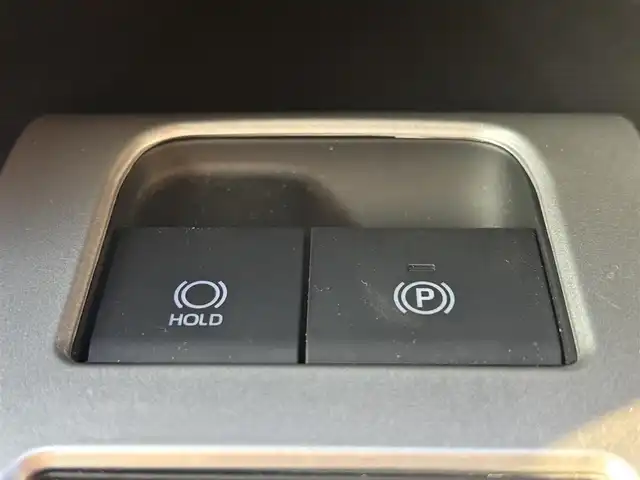 トヨタ ハリアー Z 奈良県 2021(令3)年 4.3万km ホワイトパールクリスタルシャイン パノラマムーンルーフ/純正12.3インチディスプレイオーディオ/（TV/BT/AppleCarPlay/AndroidAuto）/JBLプレミアムサウンドシステム/レーダークルーズコントロール/バックカメラ/ブラインドスポットモニター/前後コーナーセンサー/プリクラッシュセーフティ/レーンキープアシスト/パワーバックドア/ハーフレザーシート/運転席パワーシート/ヘッドアップディスプレイ/デジタルインナーミラー/ETC2.0/前方ドライブレコーダー/純正19インチAW