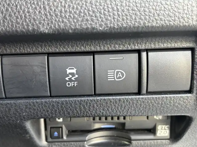 トヨタ ハリアー Z 奈良県 2021(令3)年 4.3万km ホワイトパールクリスタルシャイン パノラマムーンルーフ/純正12.3インチディスプレイオーディオ/（TV/BT/AppleCarPlay/AndroidAuto）/JBLプレミアムサウンドシステム/レーダークルーズコントロール/バックカメラ/ブラインドスポットモニター/前後コーナーセンサー/プリクラッシュセーフティ/レーンキープアシスト/パワーバックドア/ハーフレザーシート/運転席パワーシート/ヘッドアップディスプレイ/デジタルインナーミラー/ETC2.0/前方ドライブレコーダー/純正19インチAW