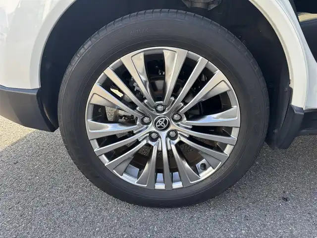 トヨタ ハリアー Z 奈良県 2021(令3)年 4.3万km ホワイトパールクリスタルシャイン パノラマムーンルーフ/純正12.3インチディスプレイオーディオ/（TV/BT/AppleCarPlay/AndroidAuto）/JBLプレミアムサウンドシステム/レーダークルーズコントロール/バックカメラ/ブラインドスポットモニター/前後コーナーセンサー/プリクラッシュセーフティ/レーンキープアシスト/パワーバックドア/ハーフレザーシート/運転席パワーシート/ヘッドアップディスプレイ/デジタルインナーミラー/ETC2.0/前方ドライブレコーダー/純正19インチAW