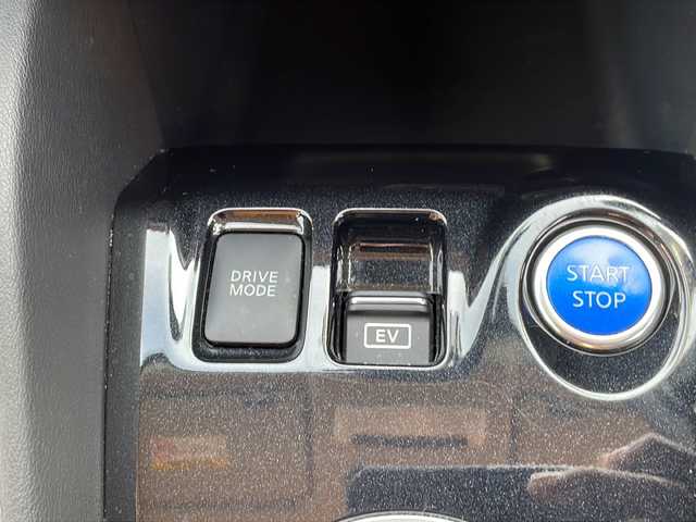 日産 キックス X ツートーンインテリアED 三重県 2021(令3)年 4万km ピュアブラック 純正9インチナビ/フルセグTV/全方位カメラ/デジタルインナーミラー/ETC/ステアリングヒーター/シートヒーター/合皮レザーシート/プロパイロット/プリクラッシュ/ステアリングスイッチ/LEDオートライト/電動格納ミラー