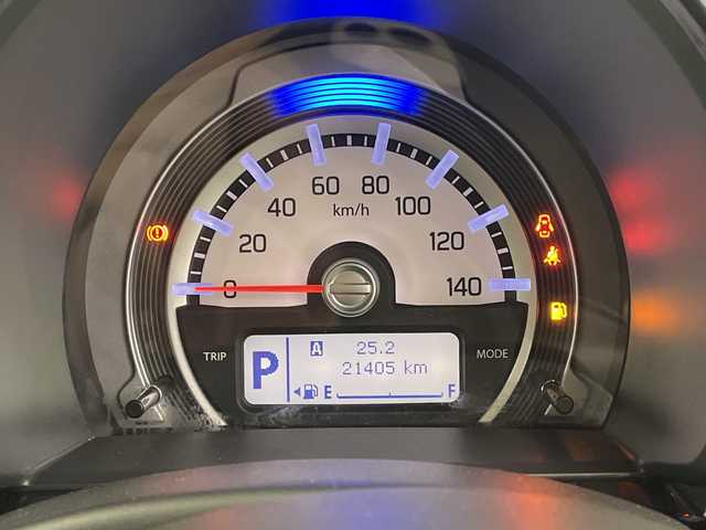 スズキ ハスラー Jスタイル Ⅲ 栃木県 2018(平30)年 2.2万km ブレイブカーキパール/スチールシルバー スズキセーフティサポート/禁煙車/ルーフレール/前席シートヒーター/HIDヘッドライト/ドラレコ/純正アルミホイール/ハーフレザーシート/プッシュスタート/スマートキー/オートライト/HIDヘッドライト/横滑り防止装置/フォグランプ/ドアバイザー/アイドリングストップ/革巻きステアリング/社外フロアマット