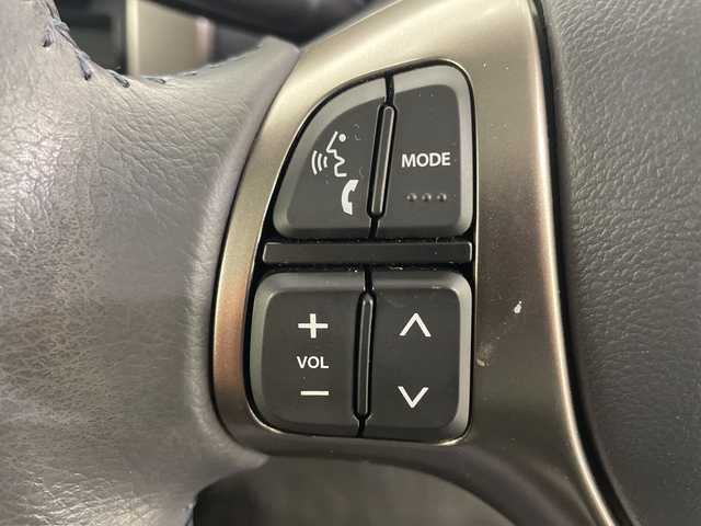 スズキ ハスラー Jスタイル Ⅲ 栃木県 2018(平30)年 2.2万km ブレイブカーキパール/スチールシルバー スズキセーフティサポート/禁煙車/ルーフレール/前席シートヒーター/HIDヘッドライト/ドラレコ/純正アルミホイール/ハーフレザーシート/プッシュスタート/スマートキー/オートライト/HIDヘッドライト/横滑り防止装置/フォグランプ/ドアバイザー/アイドリングストップ/革巻きステアリング/社外フロアマット