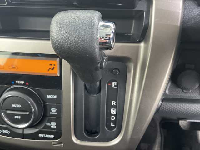 スズキ ハスラー Jスタイル Ⅲ 栃木県 2018(平30)年 2.2万km ブレイブカーキパール/スチールシルバー スズキセーフティサポート/禁煙車/ルーフレール/前席シートヒーター/HIDヘッドライト/ドラレコ/純正アルミホイール/ハーフレザーシート/プッシュスタート/スマートキー/オートライト/HIDヘッドライト/横滑り防止装置/フォグランプ/ドアバイザー/アイドリングストップ/革巻きステアリング/社外フロアマット