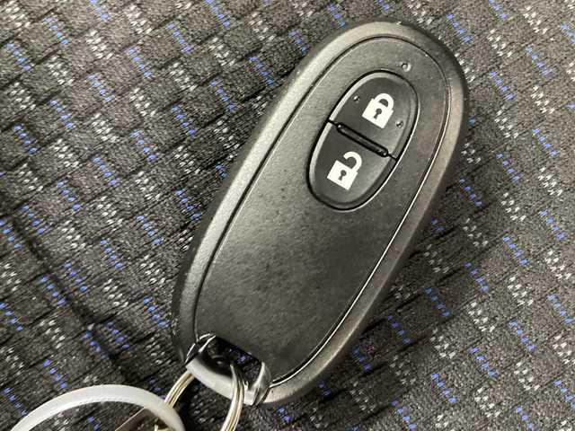 スズキ ハスラー Jスタイル Ⅲ 栃木県 2018(平30)年 2.2万km ブレイブカーキパール/スチールシルバー スズキセーフティサポート/禁煙車/ルーフレール/前席シートヒーター/HIDヘッドライト/ドラレコ/純正アルミホイール/ハーフレザーシート/プッシュスタート/スマートキー/オートライト/HIDヘッドライト/横滑り防止装置/フォグランプ/ドアバイザー/アイドリングストップ/革巻きステアリング/社外フロアマット