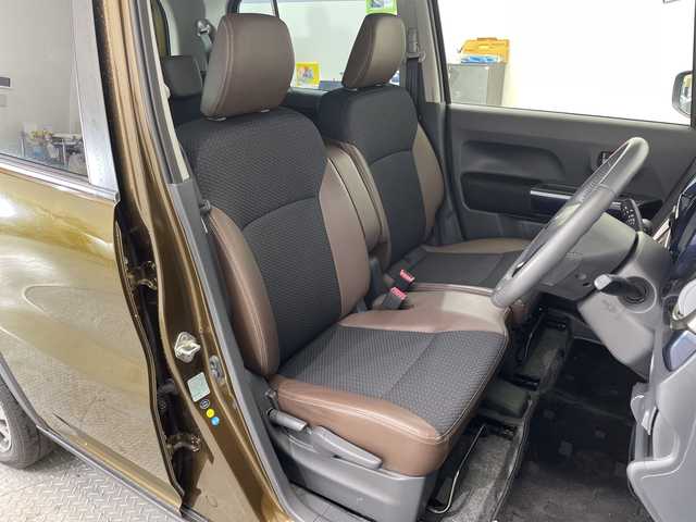 スズキ ハスラー Jスタイル Ⅲ 栃木県 2018(平30)年 2.2万km ブレイブカーキパール/スチールシルバー スズキセーフティサポート/禁煙車/ルーフレール/前席シートヒーター/HIDヘッドライト/ドラレコ/純正アルミホイール/ハーフレザーシート/プッシュスタート/スマートキー/オートライト/HIDヘッドライト/横滑り防止装置/フォグランプ/ドアバイザー/アイドリングストップ/革巻きステアリング/社外フロアマット