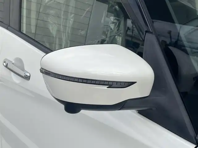 日産 セレナ ハイウェイスター 福岡県 2018(平30)年 6.9万km ブリリアントホワイトパール 純正９型SDナビ(フルセグTV/CD/DVD/BT)/AM/FM/AUX/アラウンドビューモニター/フリップダウンモニター/エマージェンシーブレーキ/コーナーセンサー/両側パワスラ/クルーズコントロール/ドラレコ/ETC/USBポート/純正フロアマット/純正16インチアルミホイール/スマートキー/プッシュスタート/スペアキー1本