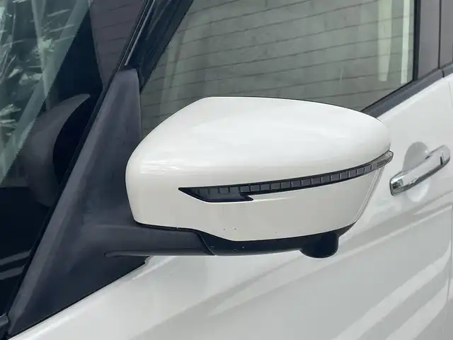 日産 セレナ ハイウェイスター 福岡県 2018(平30)年 6.9万km ブリリアントホワイトパール 純正９型SDナビ(フルセグTV/CD/DVD/BT)/AM/FM/AUX/アラウンドビューモニター/フリップダウンモニター/エマージェンシーブレーキ/コーナーセンサー/両側パワスラ/クルーズコントロール/ドラレコ/ETC/USBポート/純正フロアマット/純正16インチアルミホイール/スマートキー/プッシュスタート/スペアキー1本