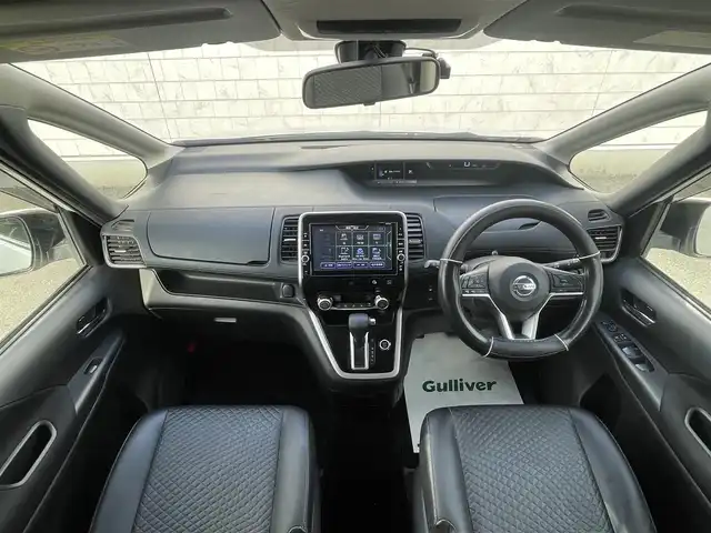 日産 セレナ ハイウェイスター 福岡県 2018(平30)年 6.9万km ブリリアントホワイトパール 純正９型SDナビ(フルセグTV/CD/DVD/BT)/AM/FM/AUX/アラウンドビューモニター/フリップダウンモニター/エマージェンシーブレーキ/コーナーセンサー/両側パワスラ/クルーズコントロール/ドラレコ/ETC/USBポート/純正フロアマット/純正16インチアルミホイール/スマートキー/プッシュスタート/スペアキー1本